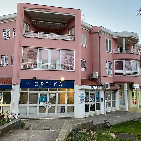 Pearl Apartment Pula Exterior photo