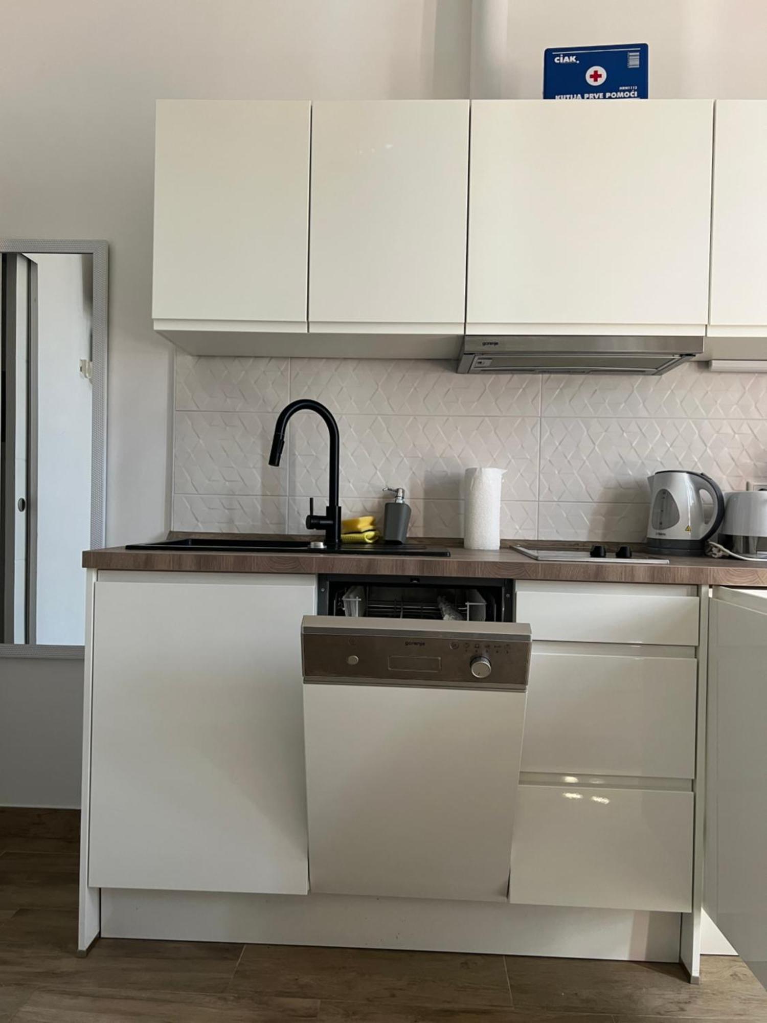 Pearl Apartment Pula Exterior photo